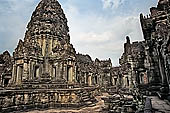 Angkor - Banteay Samre, the central sanctuary.